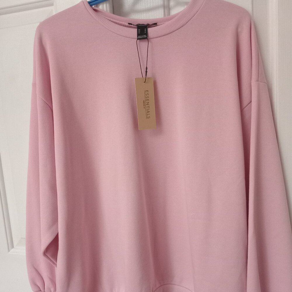 Forever 21 Women's Pastel Pink Crewneck (Size Medium NWT)